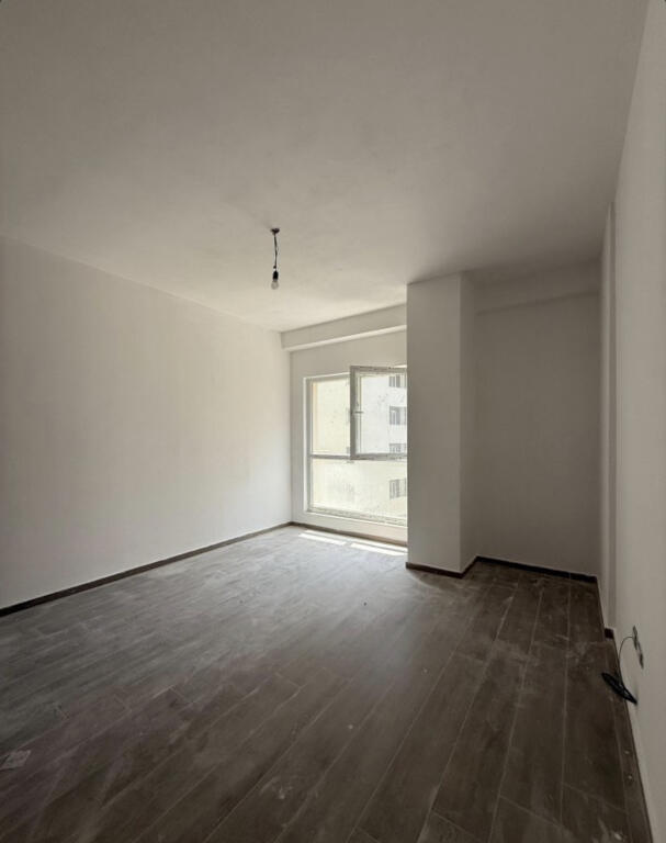 Apartment 1+1 for rent empty in Lapraka!
