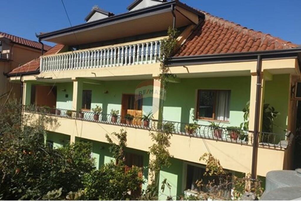 Shitet vilë te Kodra e Priftit, Porcelan, Tiranë, ID: 530571001-4