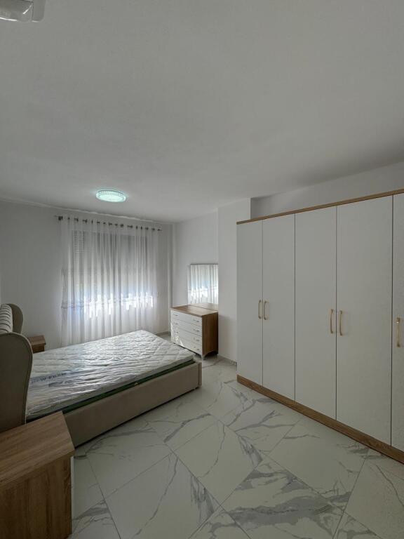 Jepet Me Qera Apartament 2+1+2 Tualete + 1 Ballkon