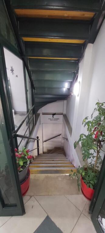 LOCALE COMMERCIALE IN AFFITTO 70M2 SELVIA 300 EURO