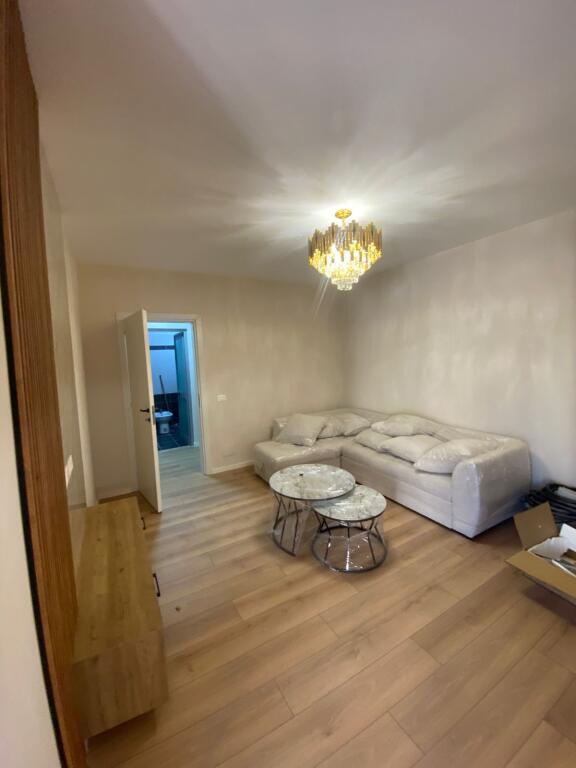 Shitet Apartament