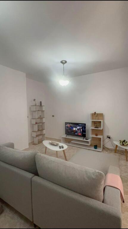 Jepet me qira apartament 1+1 Zogu i Zi`