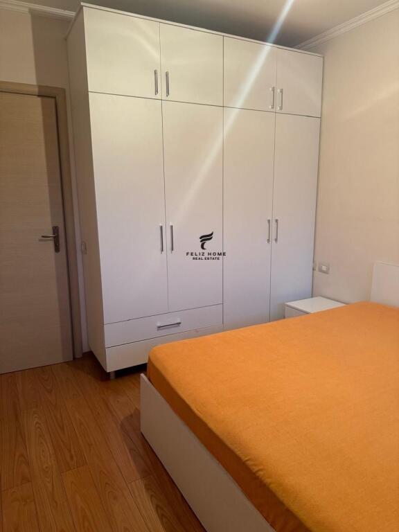 APARTAMENT ME QERA 1+1 21 DHJETORI 550 EURO