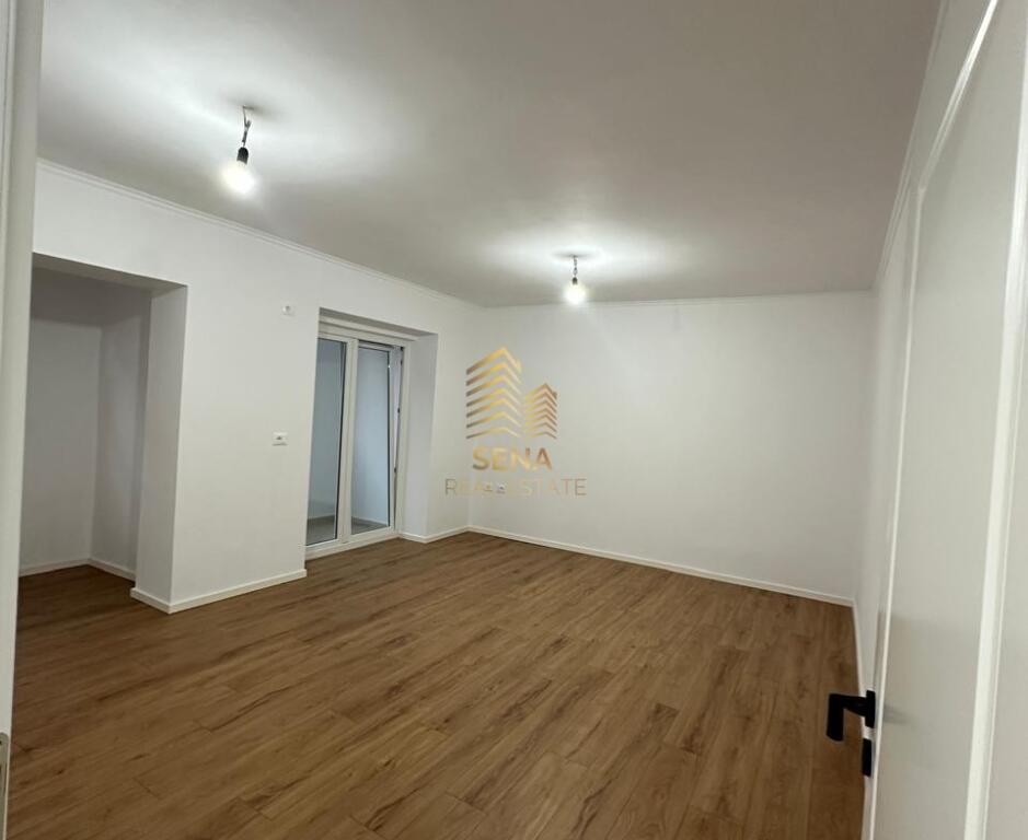 In vendita, Appartamento 1+1, Viale Zogu I, 153.000 Euro