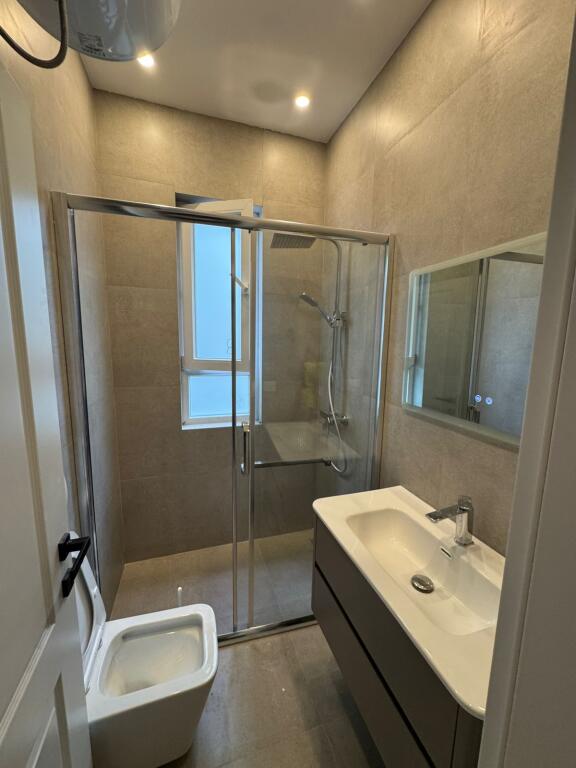 Ish Blloku apartament 1+1 me qira!