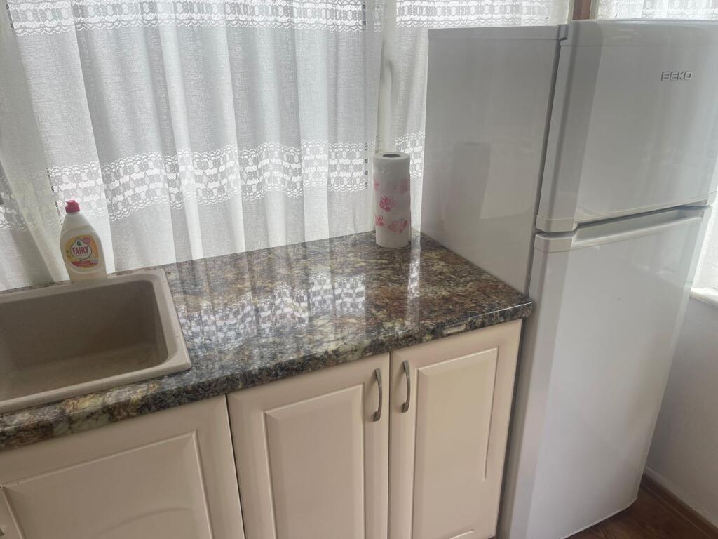 JEPET ME QIRA GARSIONERE 400€ Gjimnazi Partizani
