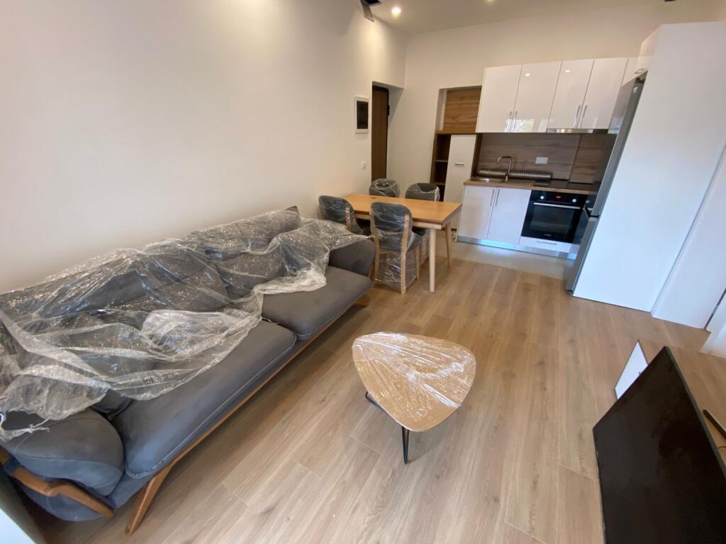 Jepet me qera apatament 1+1 tek Sheshi Willson/750 Euro