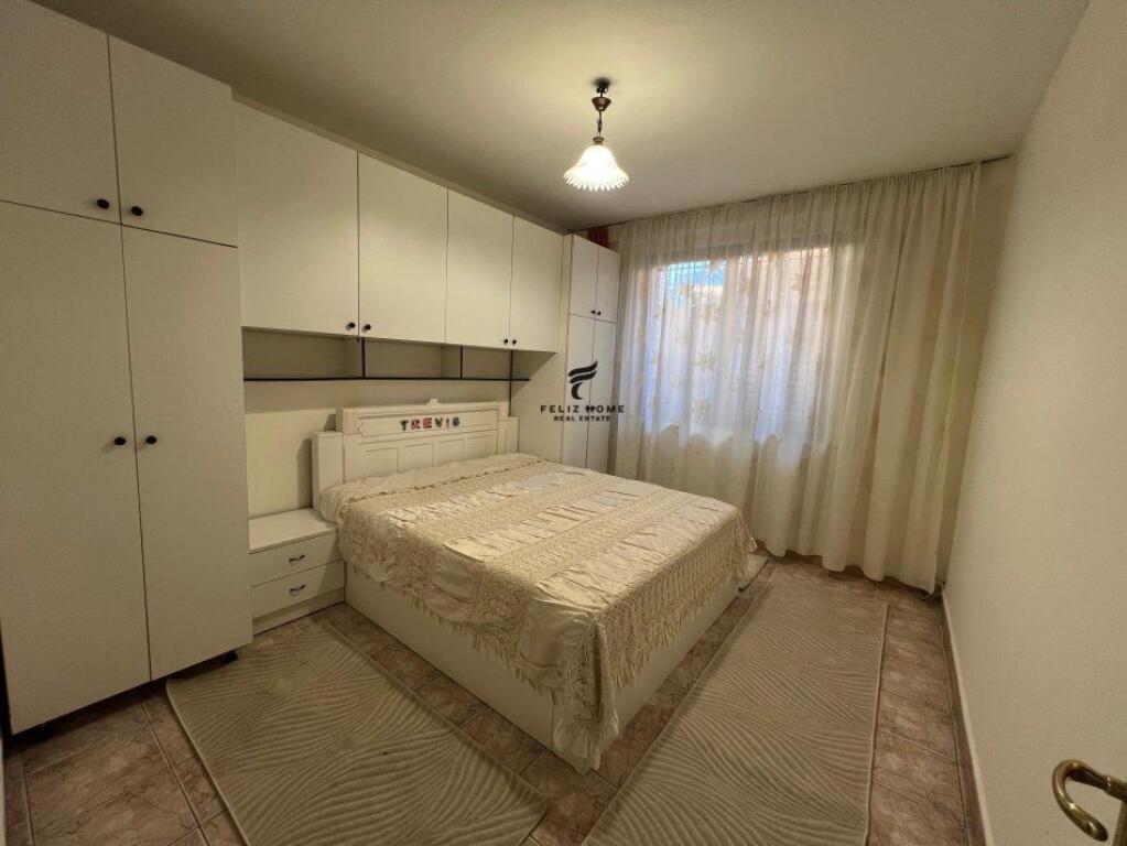 APARTAMENT ME QERA 2+1 21 DHJETORI 500 EURO