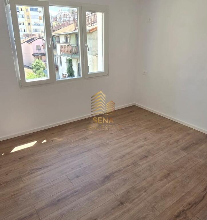 Shitet, Apartament 2+1+blk, Rruga e Kavajes, 169.000 Euro