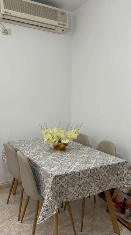 Jepet me qira apartament 1+1 Zogu i Zi`