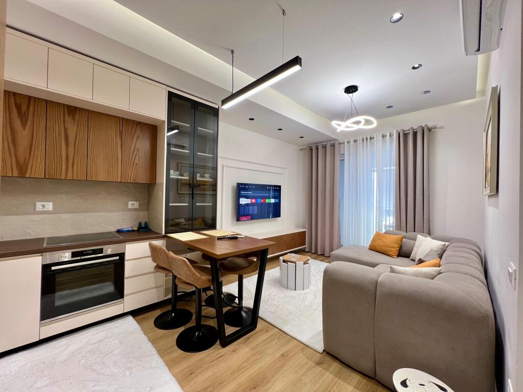 Jepet me qira, Apartament 2+1+2 Tualete ”Ali Demi”- Tiranë.
