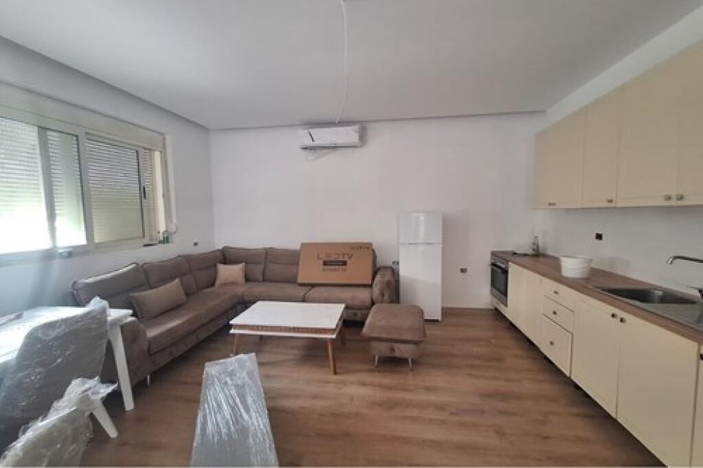 SHITET, SHTEPI PRIVAYE 1 KATESHE, DON BOSKO. ID: 530411012-94