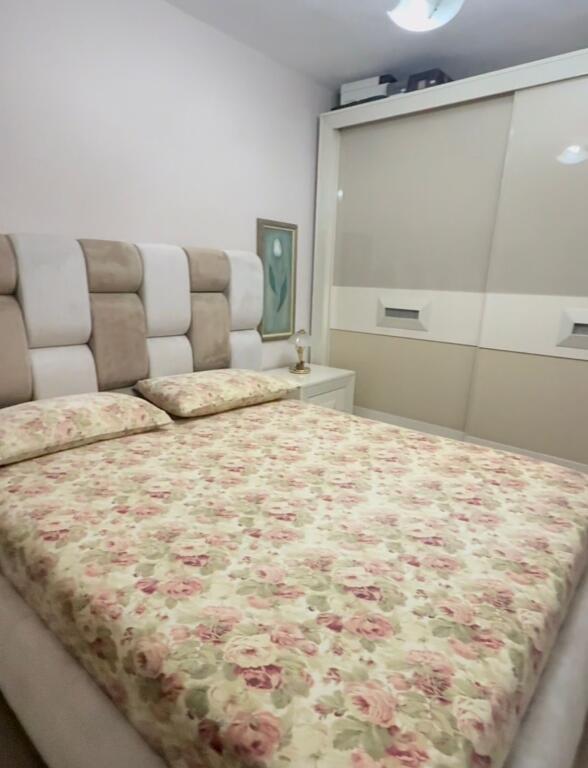 Apartament ne shitje 21 dhjetori