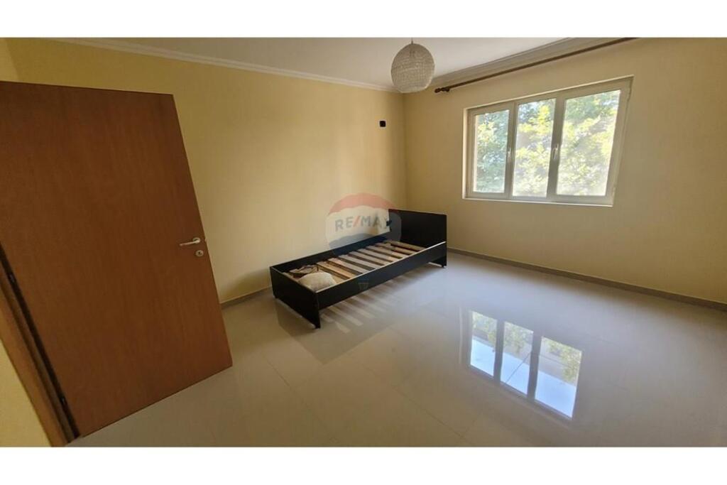Apartament 2+1 me qira pas Maternitetit !