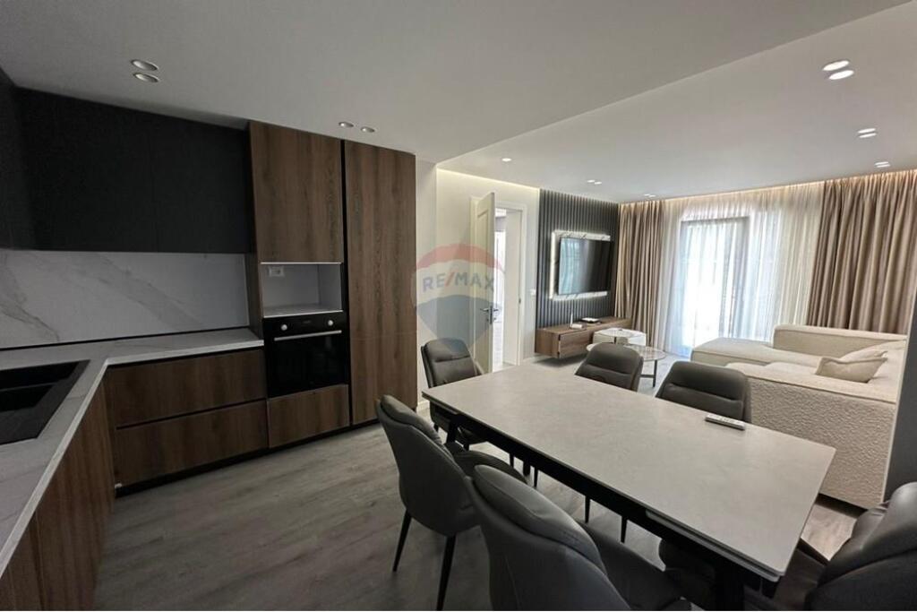 APARTAMENT 2+1 &amp; PARKIM PER QIRA TE AMBASADA TURKE