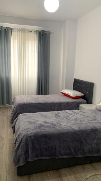 APARTAMENT ME QERA 2+1 KAMES