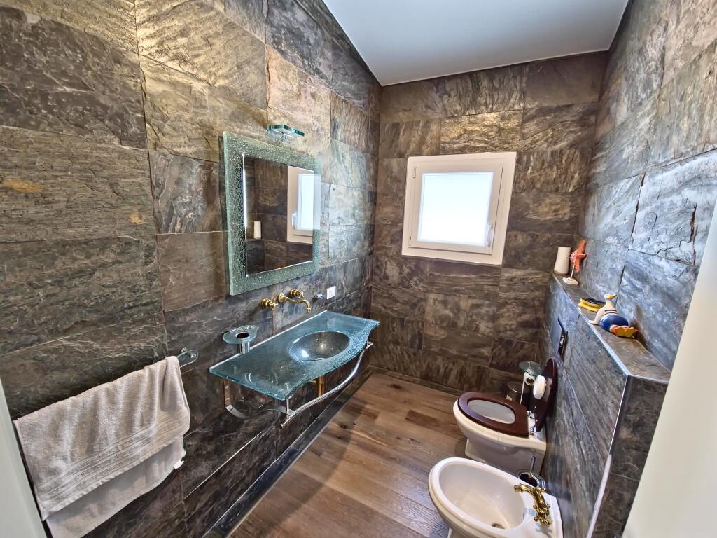 Villa for rent in Long Hill Residence!