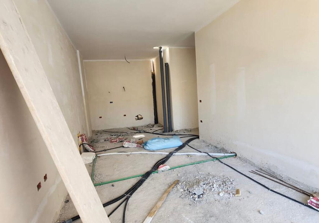 SHITET :✅️ ULTRA 🏘 Apartament  2+1+2wc &amp; 2 Ballkone + Garderobë (📍Kompleksi Kika 3 ) 💫 - Komuna Parisit 120 m² Çmimi 330K. 🧭`