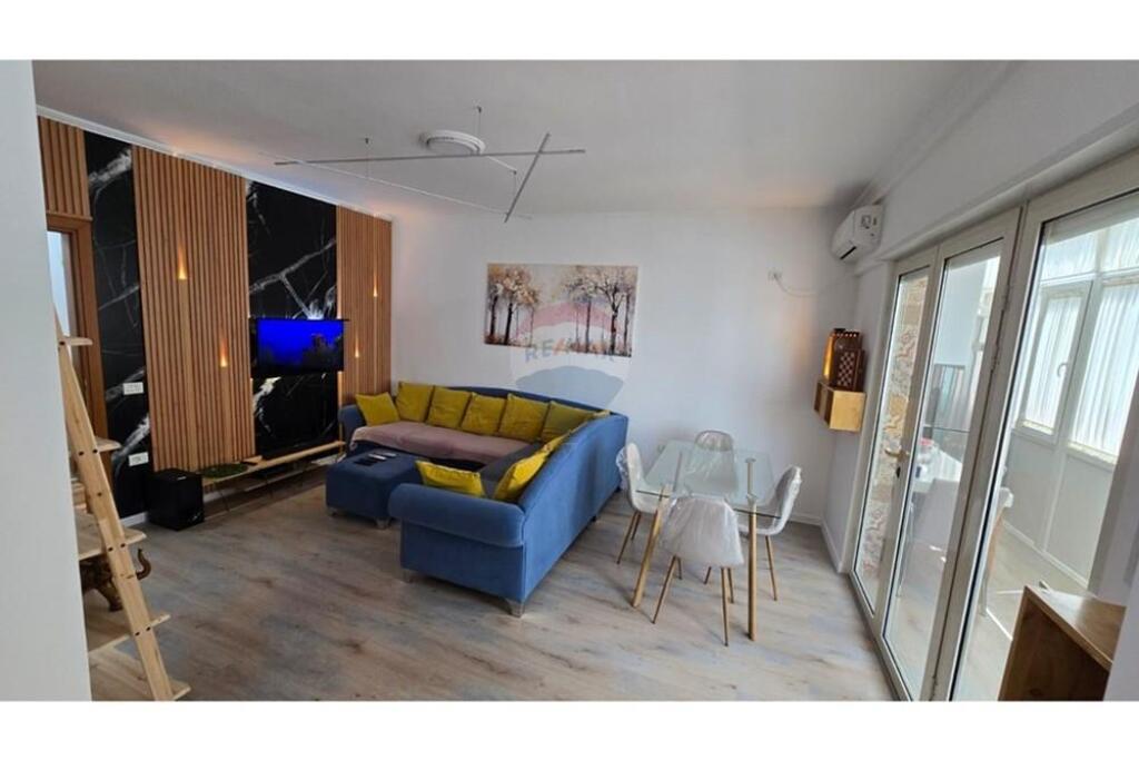 APARTAMENT 3+1+2 PER QIRA TE LIQENI I THATE