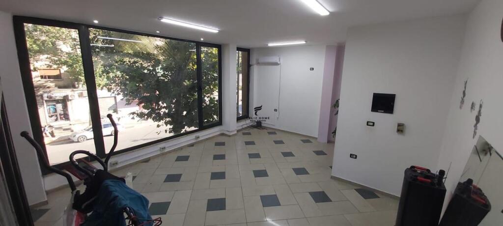 LOCALE COMMERCIALE IN AFFITTO 70M2 SELVIA 300 EURO