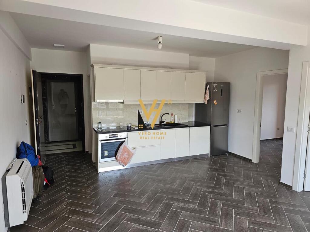 OFFICE 108 M2 FOR RENT AT MYSLYM SHYRI 1,000 EURO