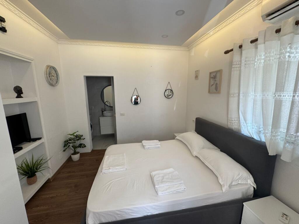 STUDIO APARTMENT FOR RENT NEAR PARTIZANI HIGH SCHOOL