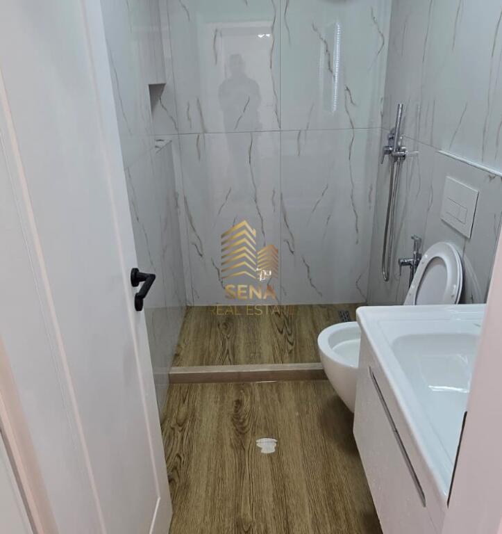 Shitet, Apartament 2+1+blk, Rruga e Kavajes, 169.000 Euro