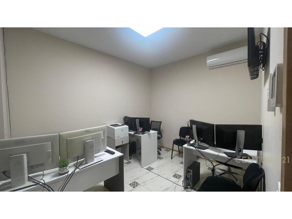 UFFICIO IN AFFITTO VICINO ALLO STADIO AIR ALBANIA!
