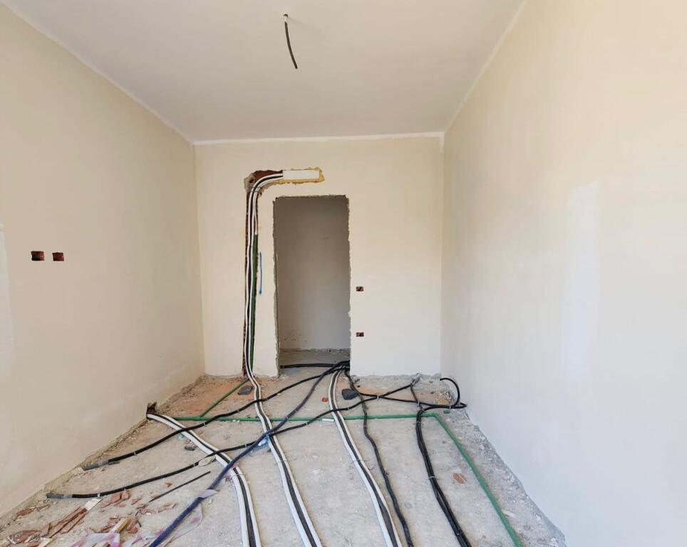 SHITET :✅️ ULTRA 🏘 Apartament  2+1+2wc &amp; 2 Ballkone + Garderobë (📍Kompleksi Kika 3 ) 💫 - Komuna Parisit 120 m² Çmimi 330K. 🧭`