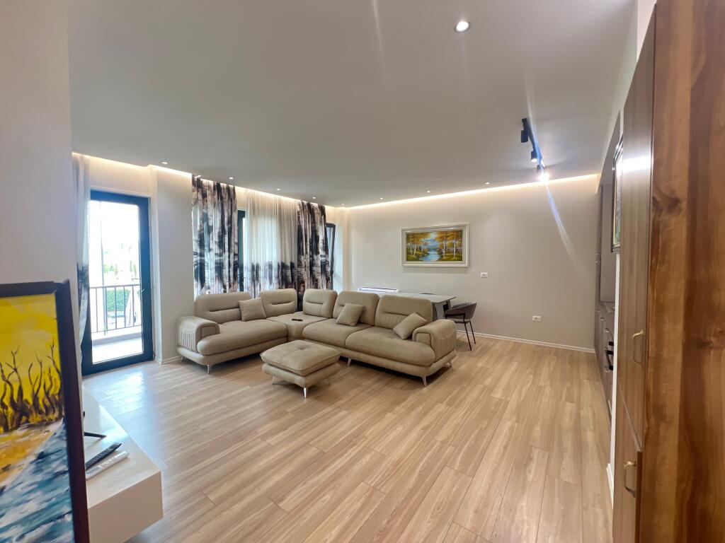 ‼️Jepet me qera Apartament 1+1 ne zonen e Liqenit te Thate ‼️