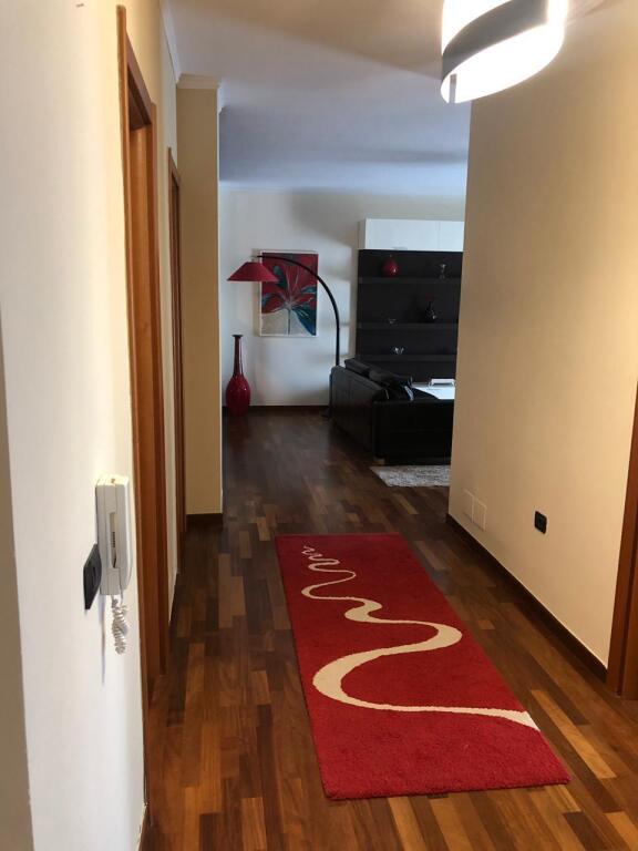 Jepet me Qira Apartament 2+1 – Zona RTSH, Tiranë