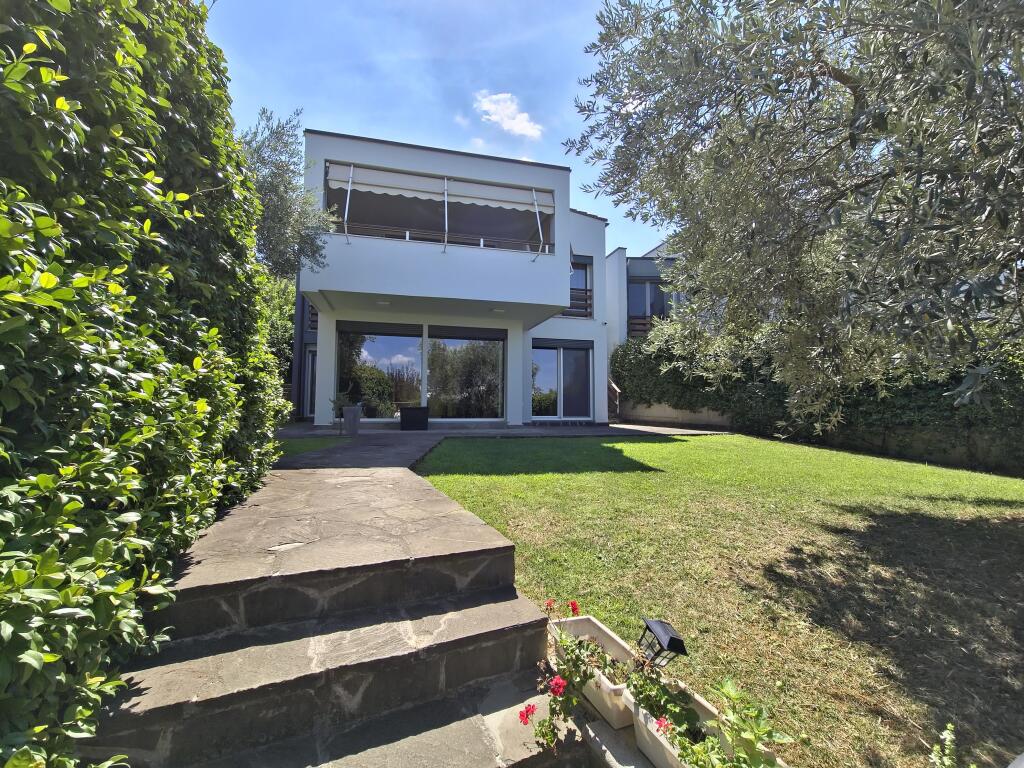 Villa for rent in Long Hill Residence!