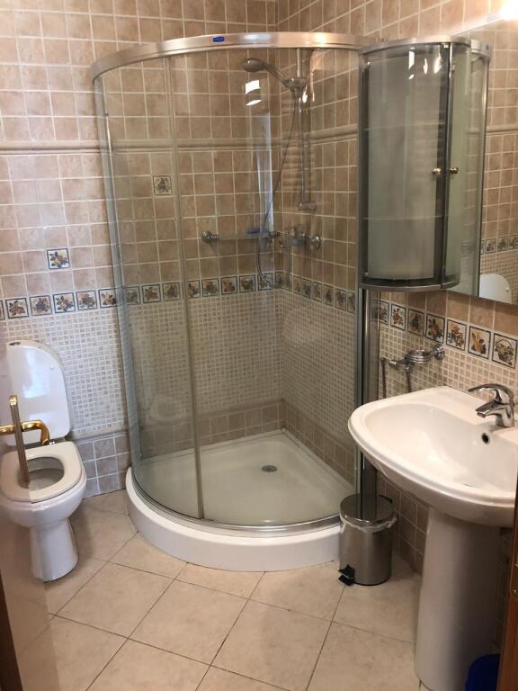 Jepet me Qira Apartament 2+1 – Zona RTSH, Tiranë