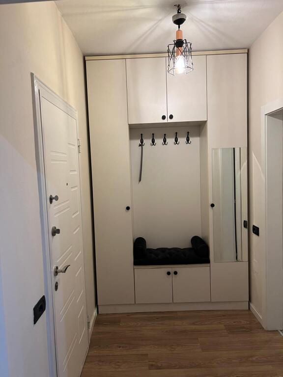 Jepet me qira apartament 1+1 Rruga e Dibres