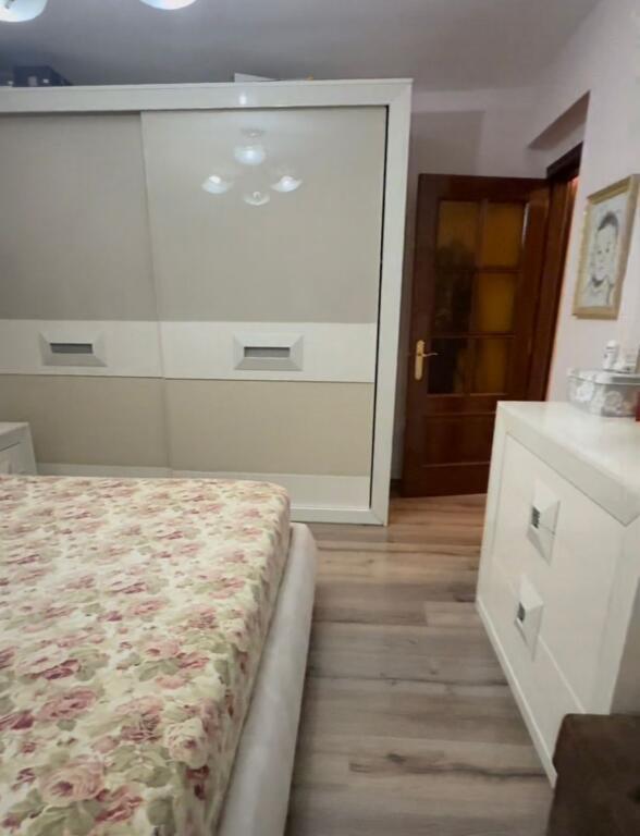 Apartament ne shitje 21 dhjetori