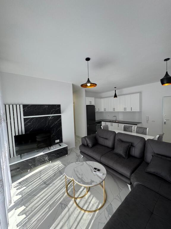 Jepet Me Qera Apartament 2+1+2 Tualete + 1 Ballkon