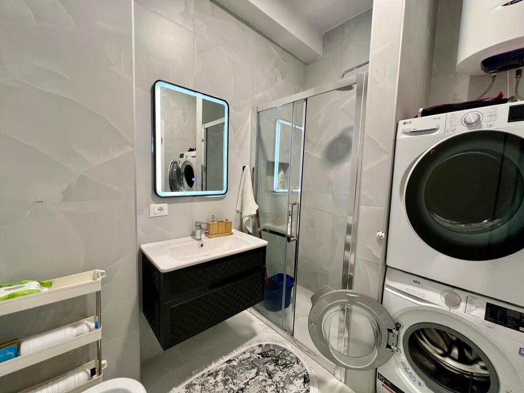 Jepet me qira, Apartament 2+1+2 Tualete ”Ali Demi”- Tiranë.