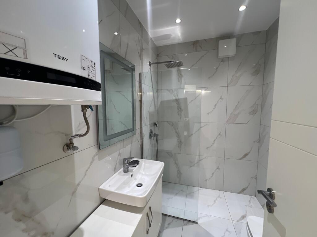 ‼️Jepet me qera Apartament 1+1 ne zonen e Liqenit te Thate ‼️