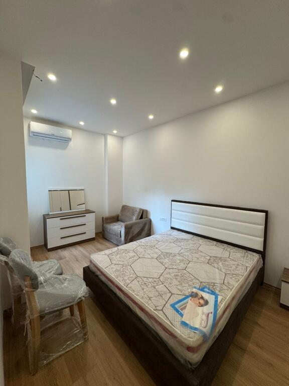 Ish Blloku apartament 1+1 me qira!