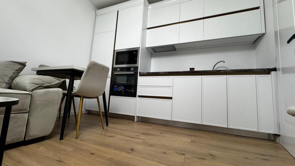 Apartament 2+1 per qira tek Mine Peza!