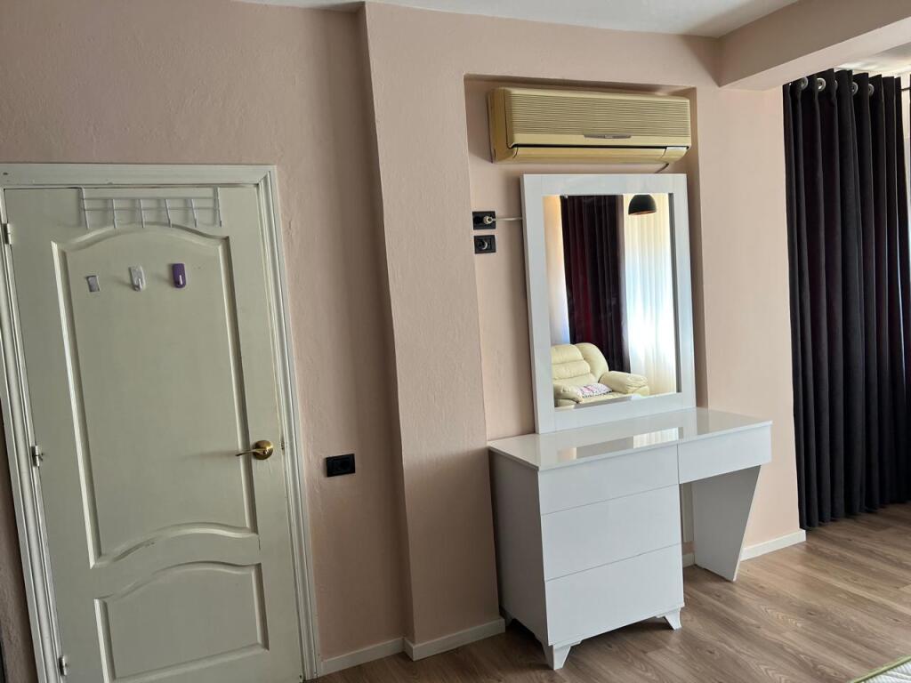Jepet me qira apartament 1+1 Rruga e Dibres