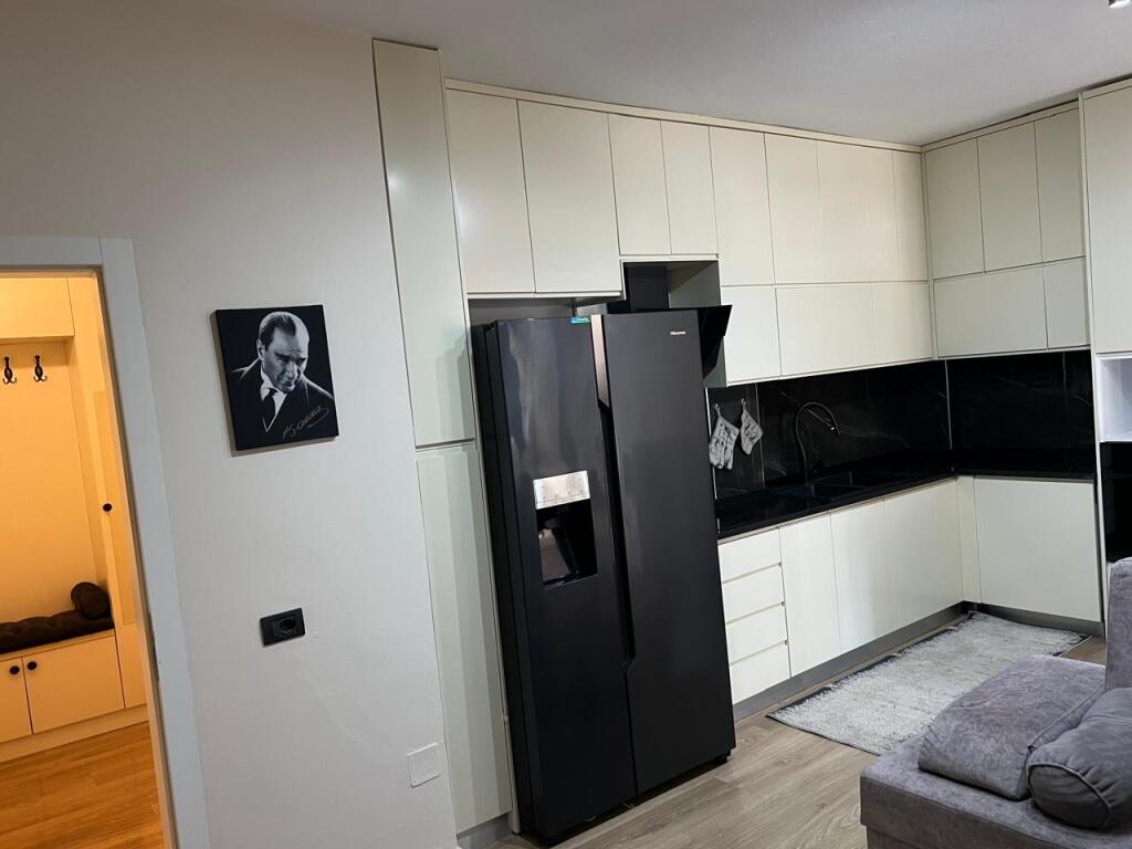 Jepet me qira apartament 1+1 Rruga e Dibres