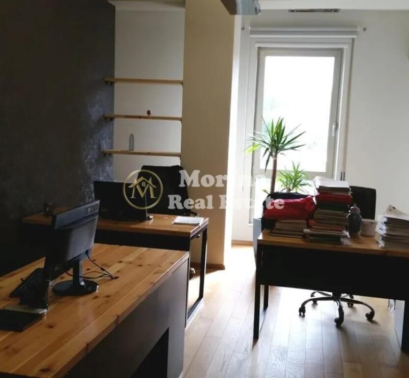 Affitto, Locale Commerciale, Grada  , 2000 euro/mese