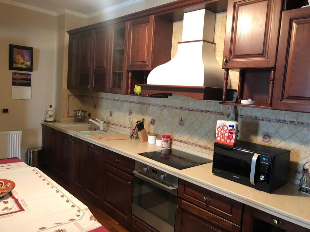 Jepet me Qira Apartament 2+1 – Zona RTSH, Tiranë