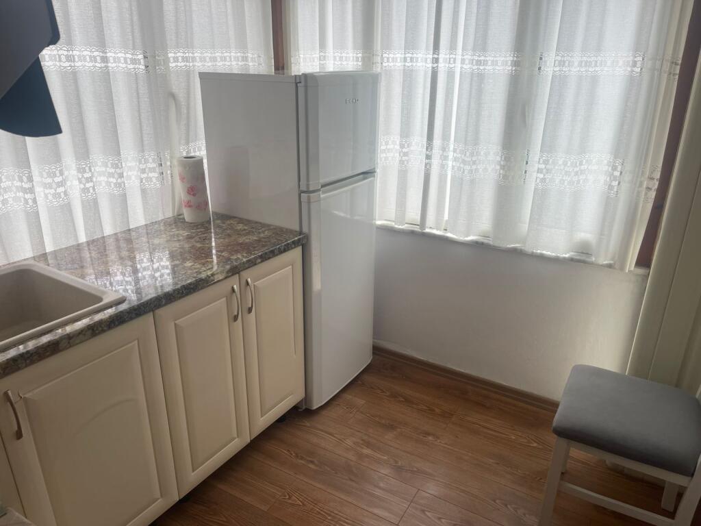 JEPET ME QIRA GARSIONERE 400€ Gjimnazi Partizani