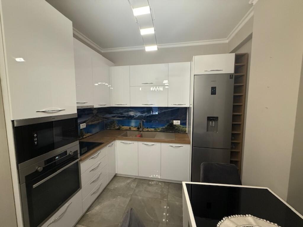 Jepet me qera Apartament 1+1 perball U.E.T