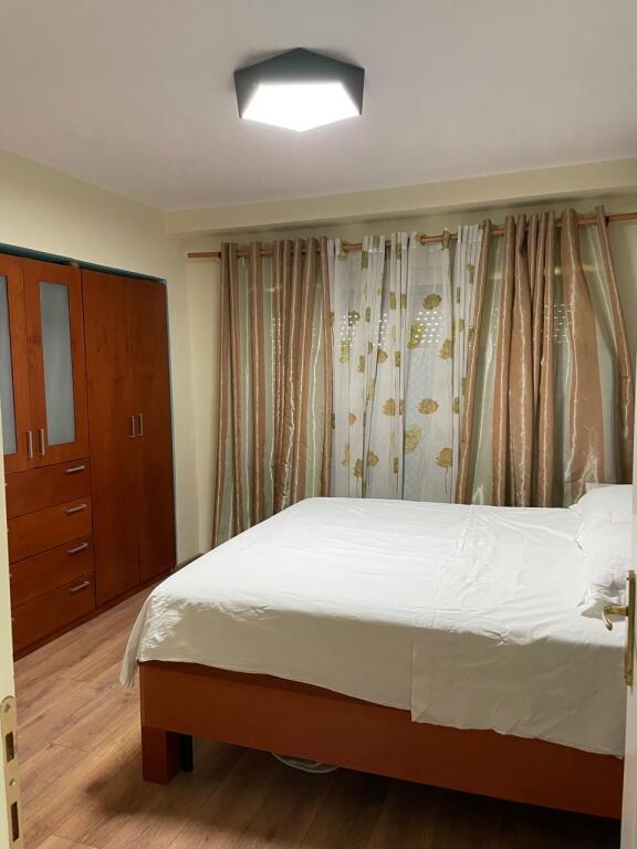 Apartament 1+1 ne qender - pas Muzeut Kombetar
