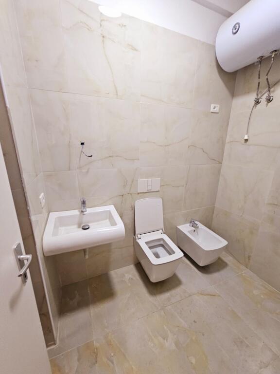 Open Space for Rent – Center (Behind the 15-Story Building), Tirana