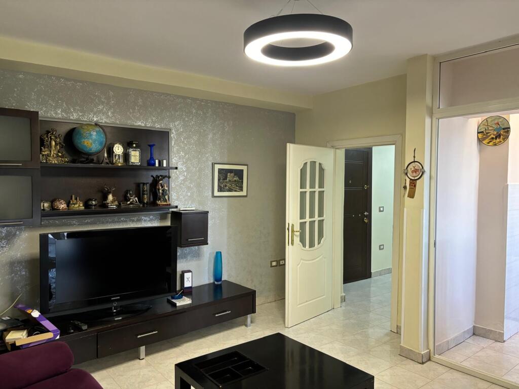 Apartament 1+1 ne qender - pas Muzeut Kombetar