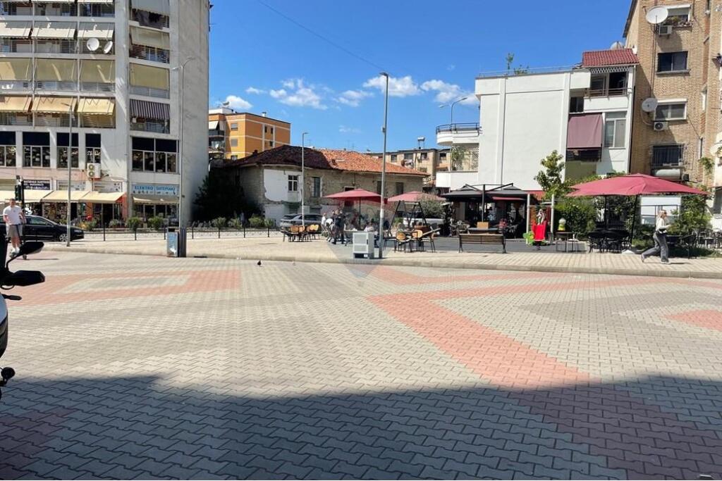 Negozio in affitto - Ex Mercato Elettrico, Tirana